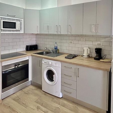 Lovely 1 Bed Apartment In Castle Harbour C108 Los Cristianos  Exterior foto