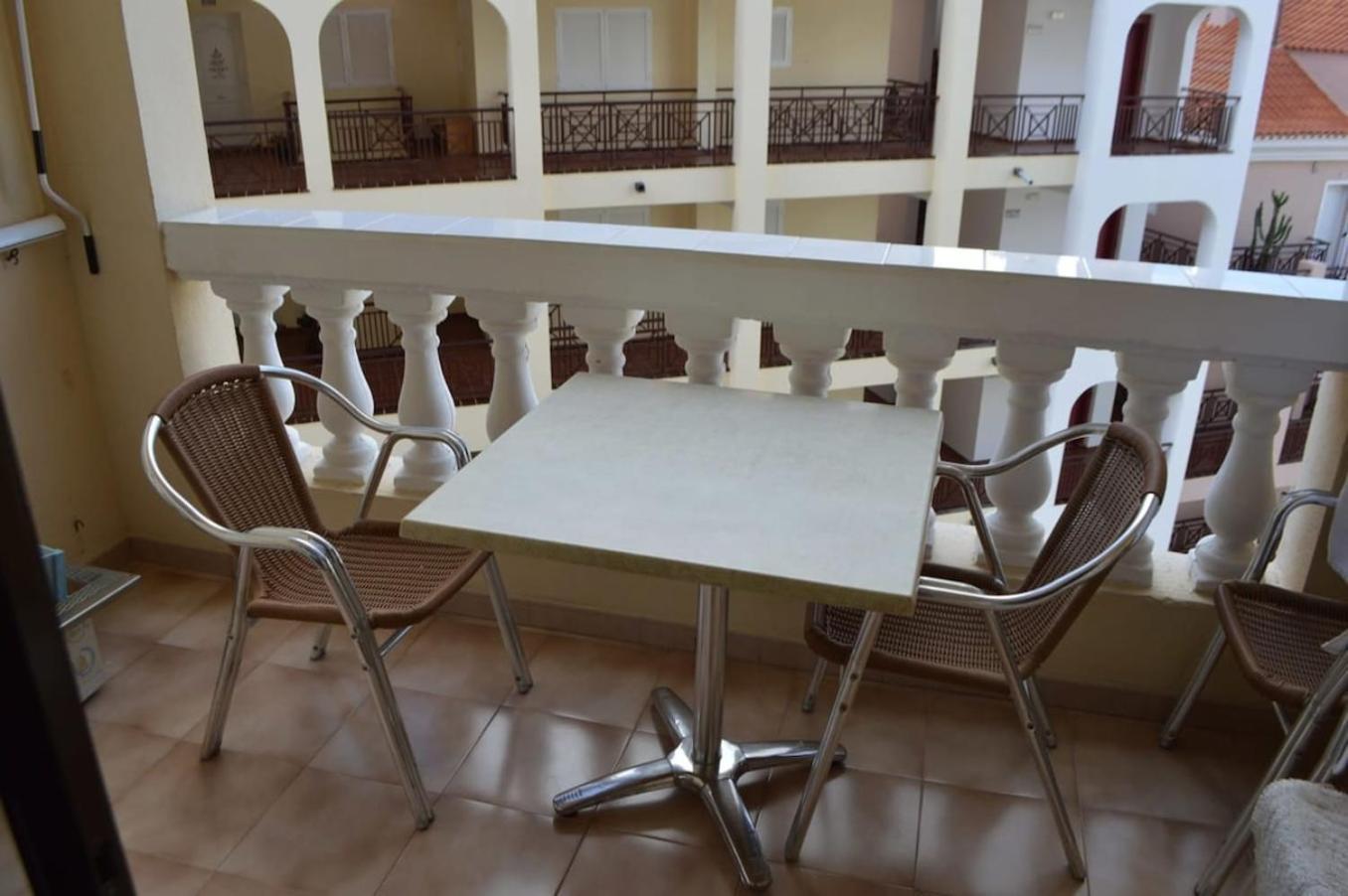 Lovely 1 Bed Apartment In Castle Harbour C108 Los Cristianos  Exterior foto