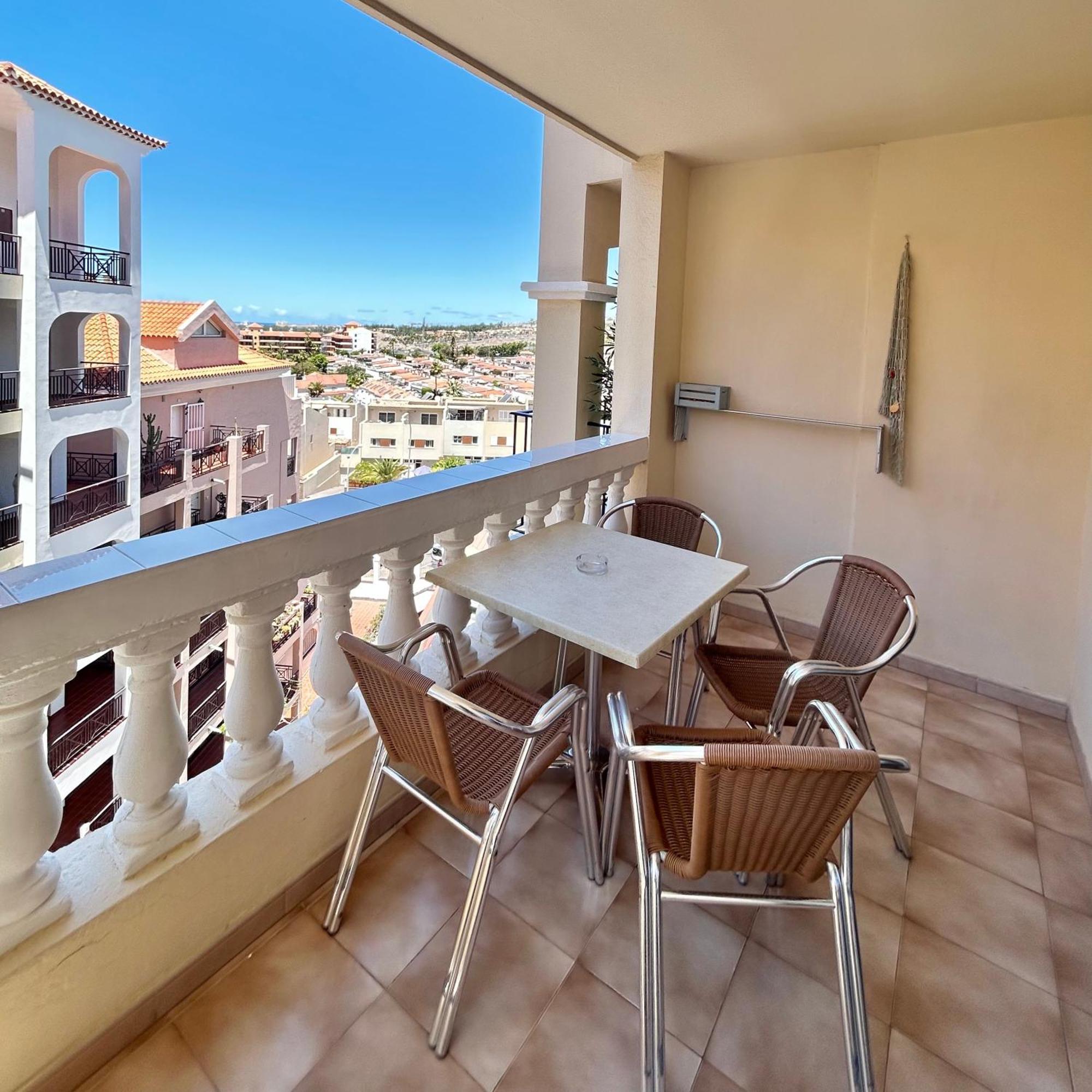 Lovely 1 Bed Apartment In Castle Harbour C108 Los Cristianos  Exterior foto